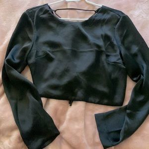 💕Brand new open back stain crop top